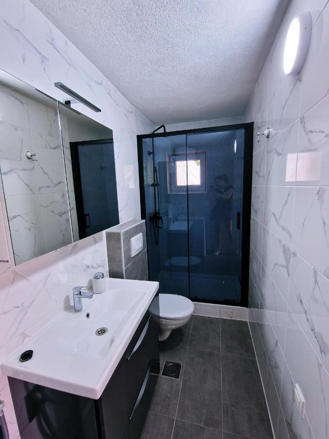 Kuca Za Odmor Dobrila Hotel Jelsa  Ngoại thất bức ảnh