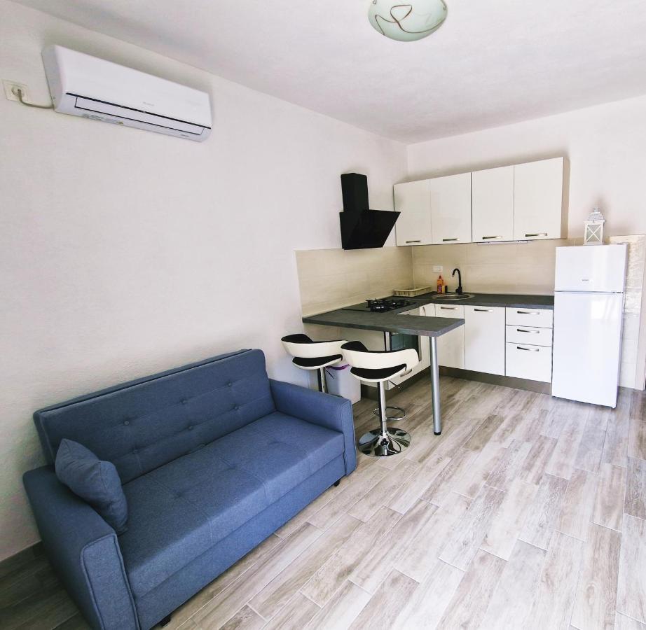 Kuca Za Odmor Dobrila Hotel Jelsa  Ngoại thất bức ảnh