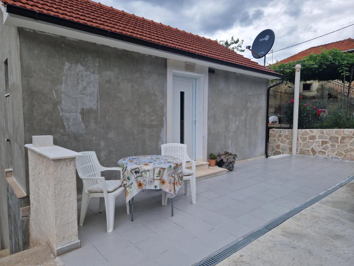 Kuca Za Odmor Dobrila Hotel Jelsa  Ngoại thất bức ảnh