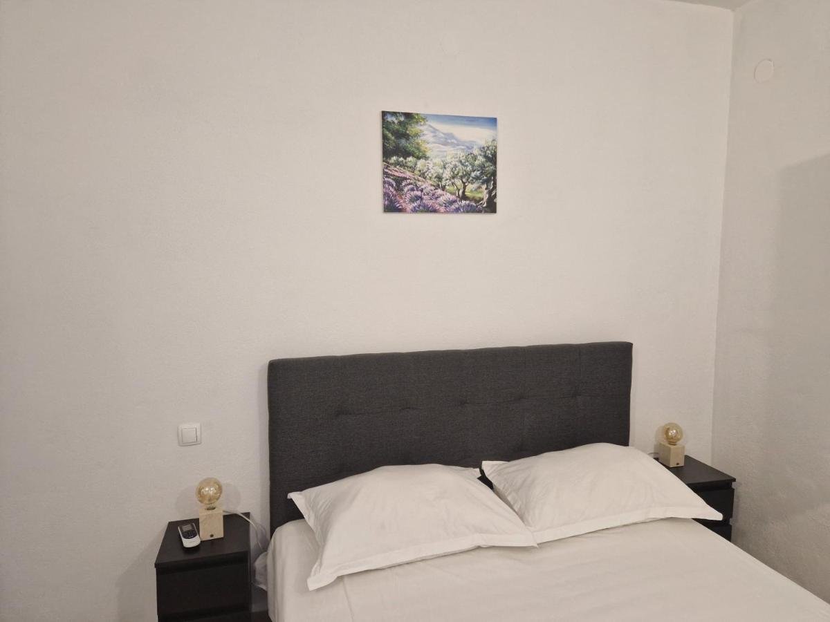 Kuca Za Odmor Dobrila Hotel Jelsa  Ngoại thất bức ảnh
