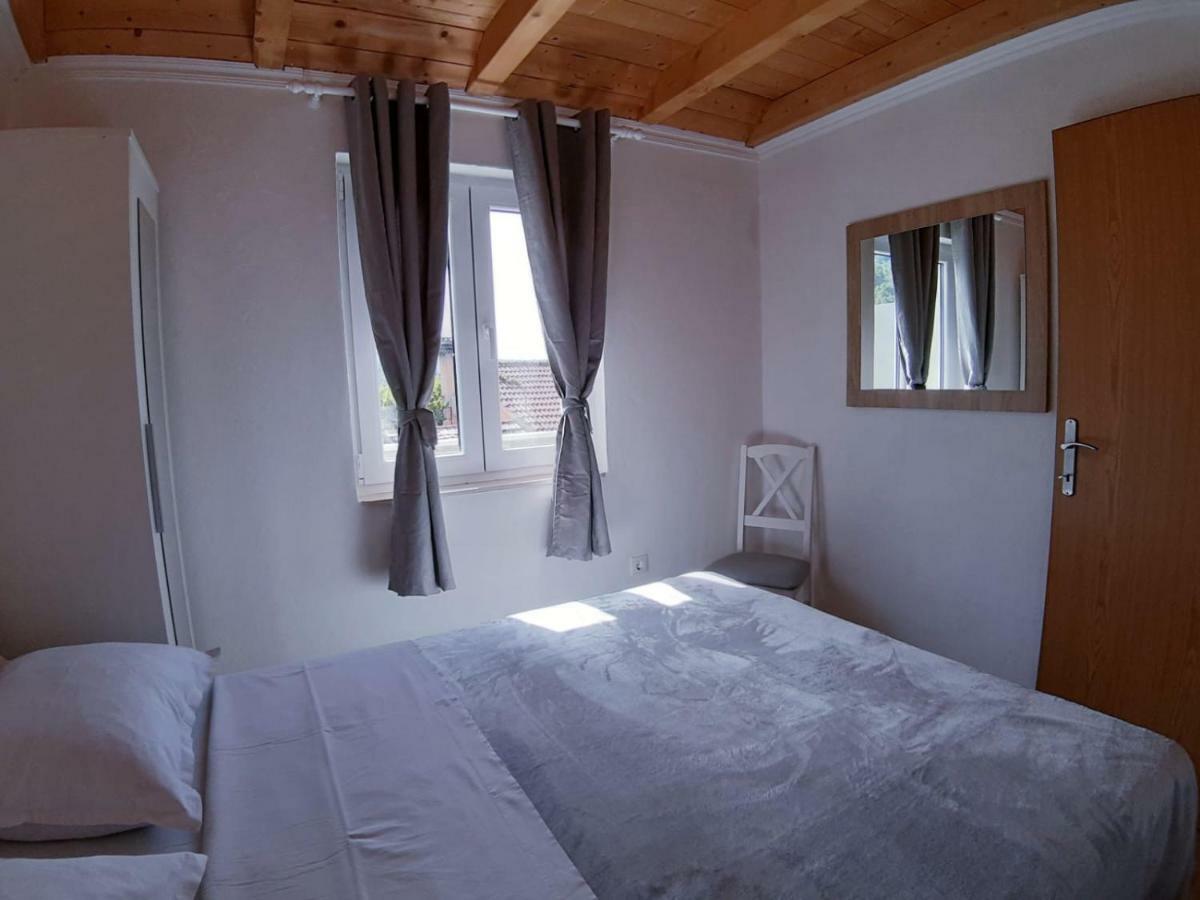 Kuca Za Odmor Dobrila Hotel Jelsa  Ngoại thất bức ảnh