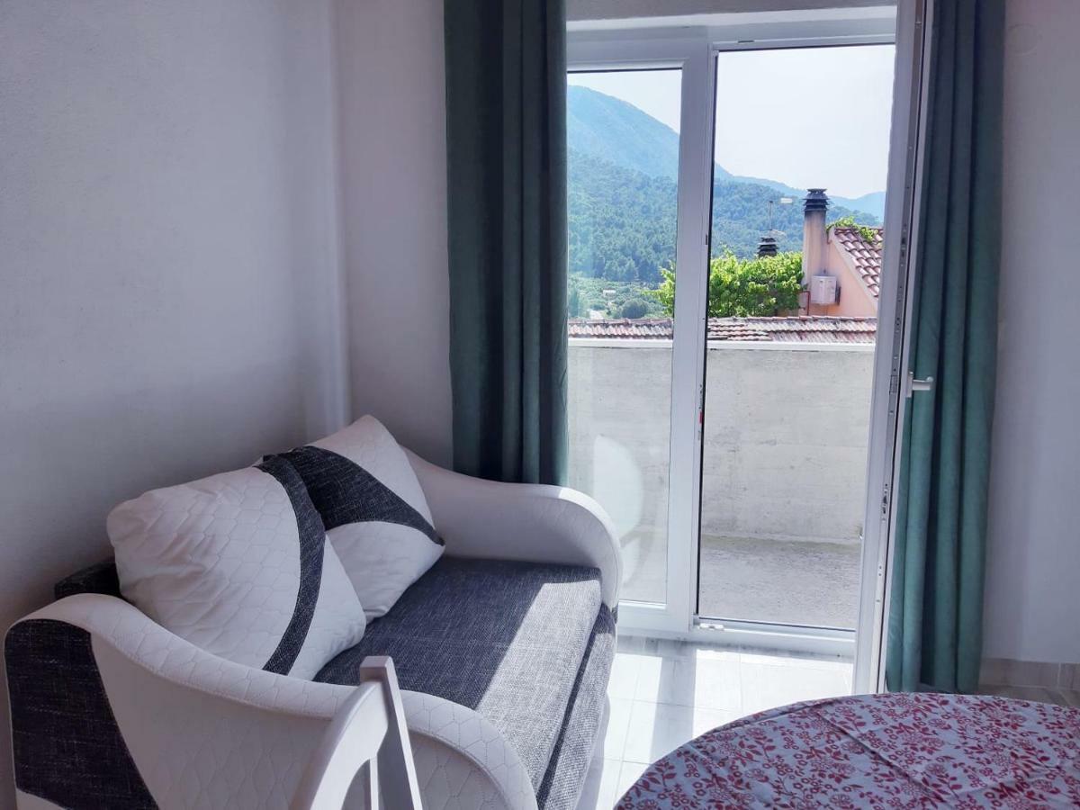 Kuca Za Odmor Dobrila Hotel Jelsa  Ngoại thất bức ảnh
