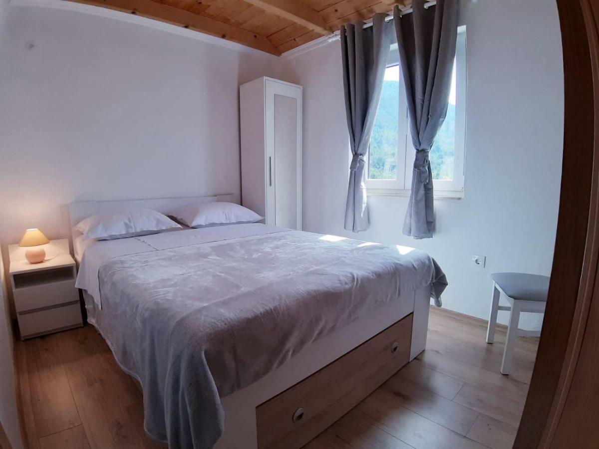 Kuca Za Odmor Dobrila Hotel Jelsa  Ngoại thất bức ảnh